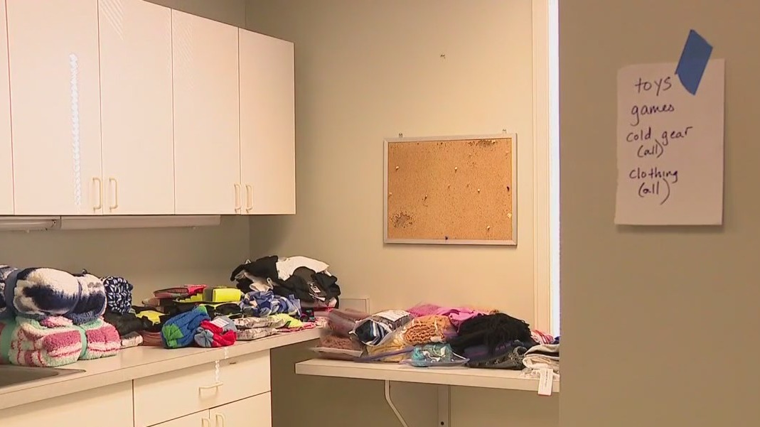 Jewish organization makes holiday donations